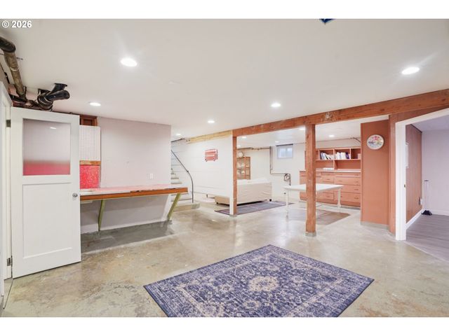 12313 Se OATFIELD Rd, Milwaukie, OR 97222