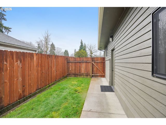 12313 Se OATFIELD Rd, Milwaukie, OR 97222