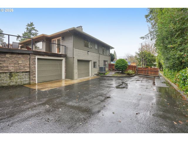 12313 Se OATFIELD Rd, Milwaukie, OR 97222