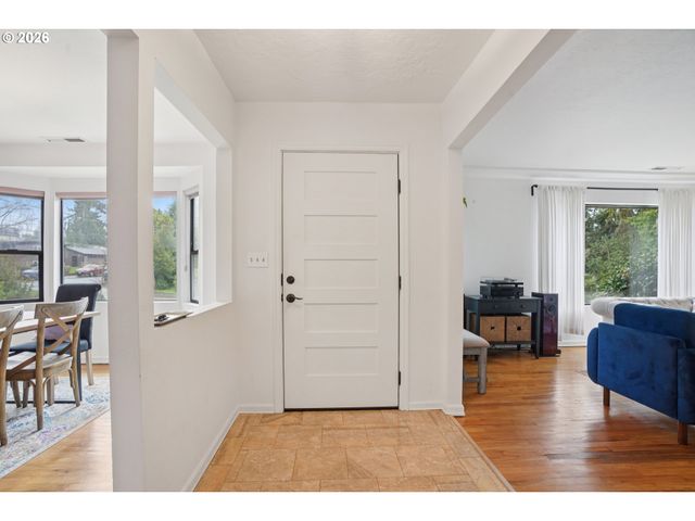 12313 Se OATFIELD Rd, Milwaukie, OR 97222