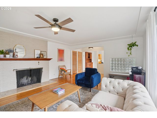 12313 Se OATFIELD Rd, Milwaukie, OR 97222