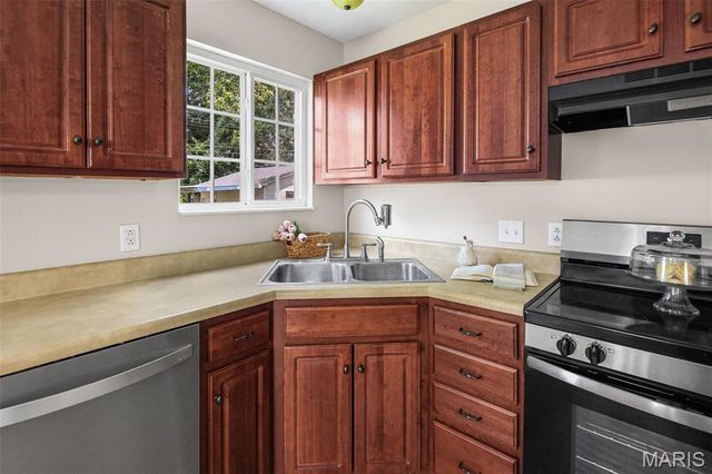 506 E Washington Street, O'fallon, IL 62269