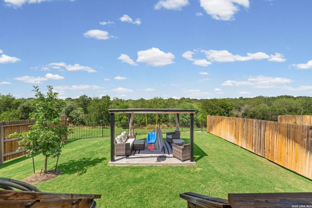 233 LEGENDARY TRAIL LOOP, Floresville, TX 78114