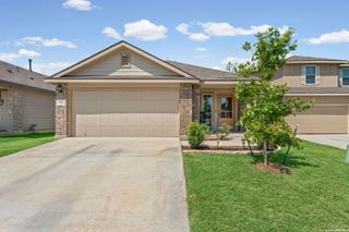 233 LEGENDARY TRAIL LOOP, Floresville, TX 78114