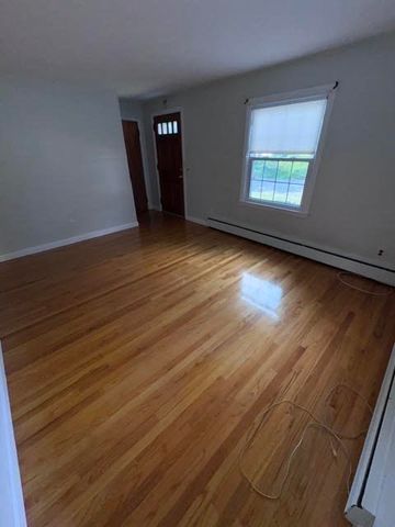 7 Globe St, Attleboro, MA 02703