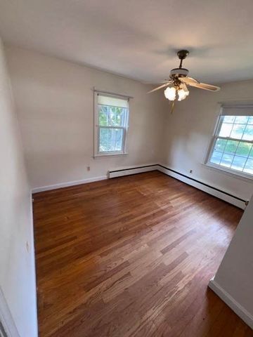 7 Globe St, Attleboro, MA 02703