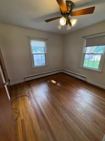 7 Globe St, Attleboro, MA 02703