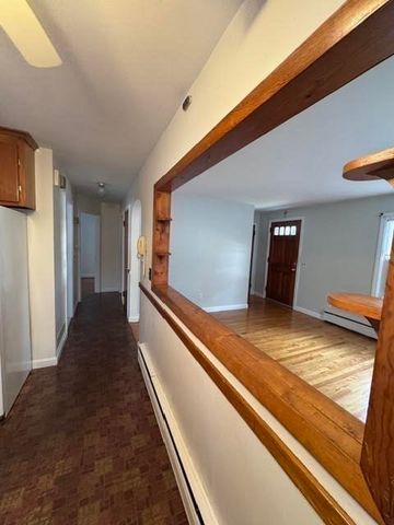 7 Globe St, Attleboro, MA 02703