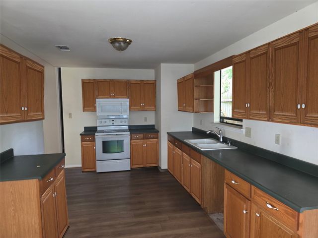 108 S Florence Street, Tioga, TX 76271