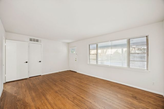 10042 Brockbank Drive, Dallas, TX 75229