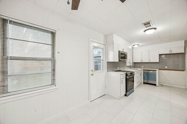 10042 Brockbank Drive, Dallas, TX 75229