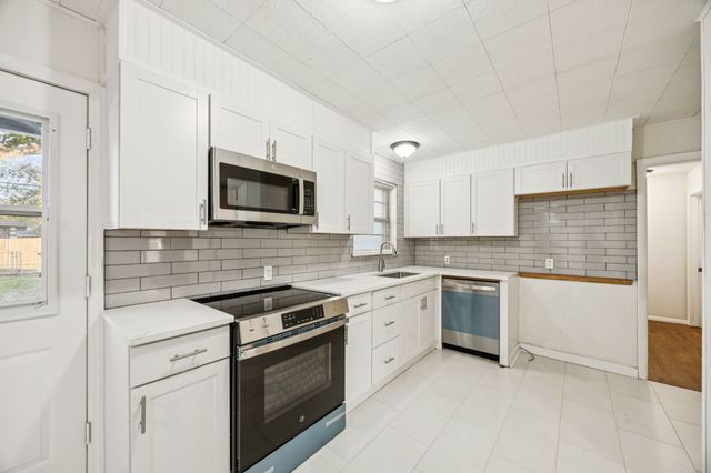 10042 Brockbank Drive, Dallas, TX 75229