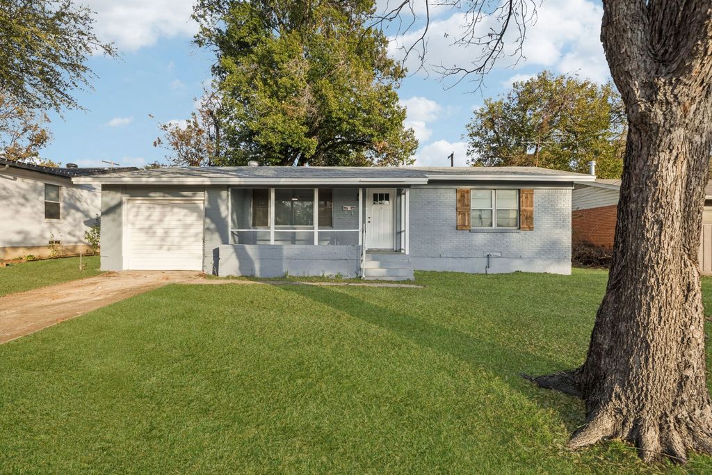 10042 Brockbank Drive, Dallas, TX 75229