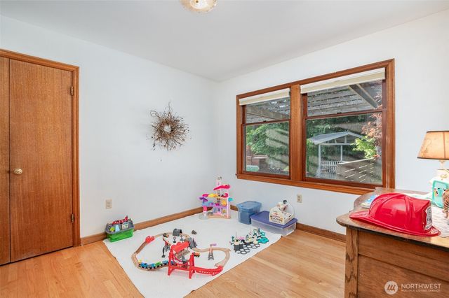 726 N 137th Street, Seattle, WA 98133