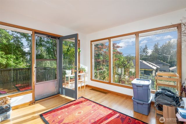 726 N 137th Street, Seattle, WA 98133