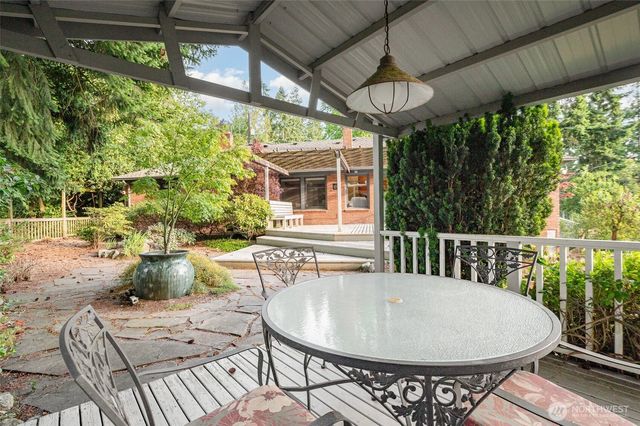 726 N 137th Street, Seattle, WA 98133