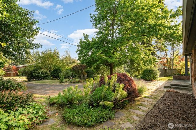 726 N 137th Street, Seattle, WA 98133