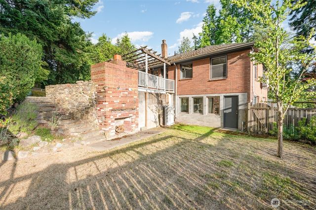 726 N 137th Street, Seattle, WA 98133