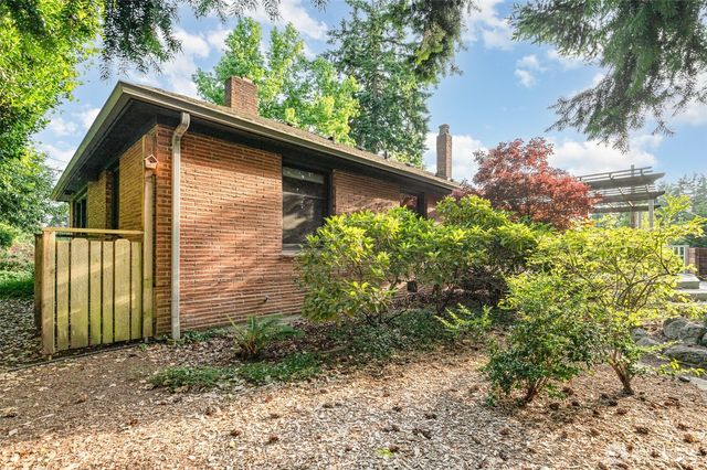 726 N 137th Street, Seattle, WA 98133