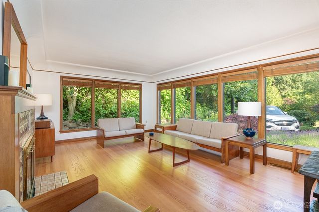726 N 137th Street, Seattle, WA 98133