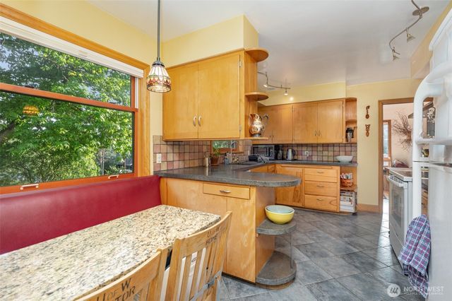 726 N 137th Street, Seattle, WA 98133