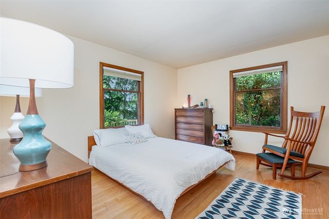 726 N 137th Street, Seattle, WA 98133