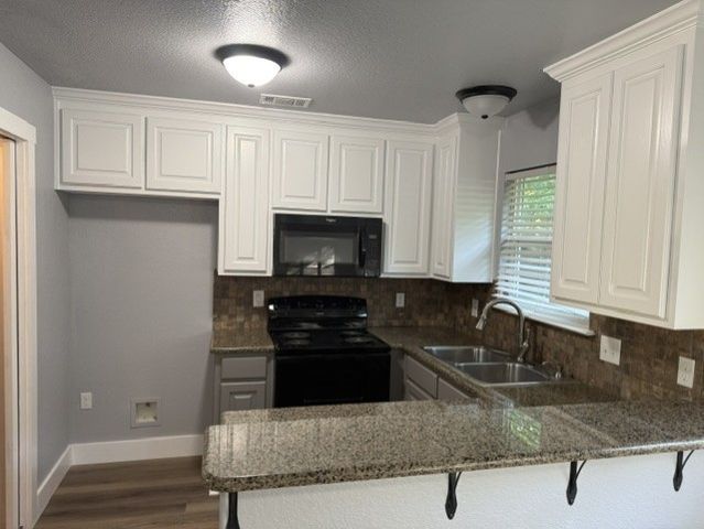 1004 Sanders Street, Bowie, TX 76230