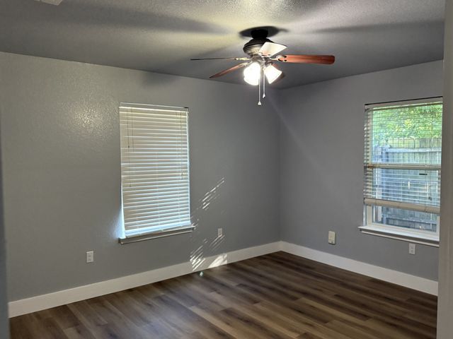 1004 Sanders Street, Bowie, TX 76230