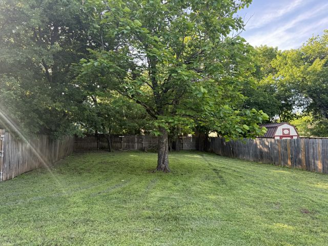 1004 Sanders Street, Bowie, TX 76230