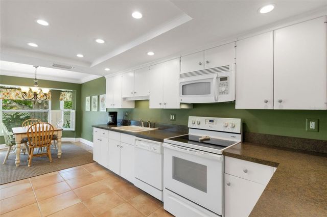 3016 CHASE CIRCLE, Sarasota, FL 34231