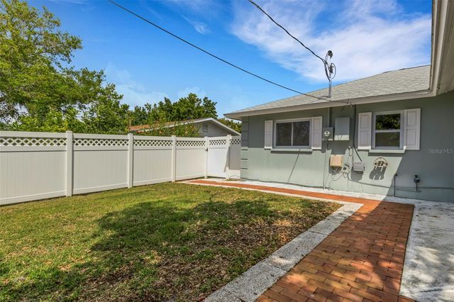 3016 CHASE CIRCLE, Sarasota, FL 34231