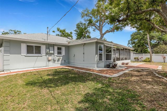 3016 CHASE CIRCLE, Sarasota, FL 34231