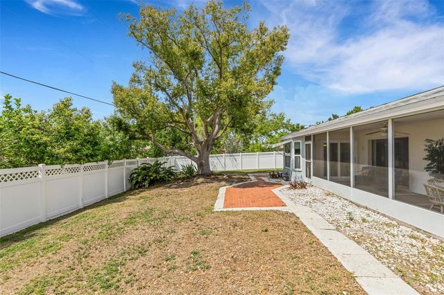 3016 CHASE CIRCLE, Sarasota, FL 34231