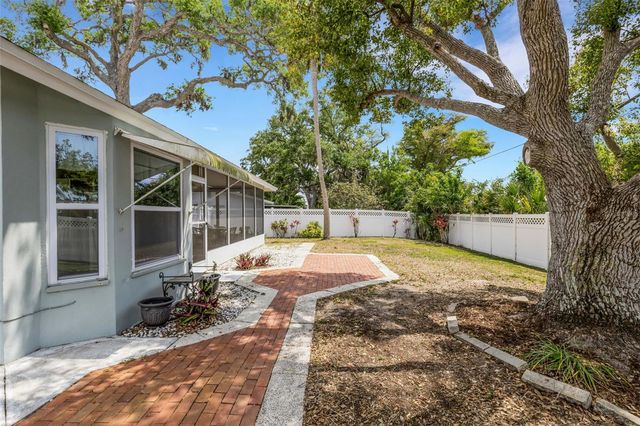 3016 CHASE CIRCLE, Sarasota, FL 34231