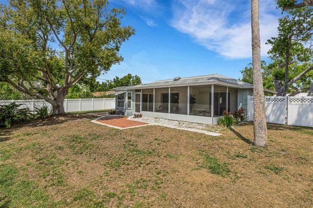 3016 CHASE CIRCLE, Sarasota, FL 34231