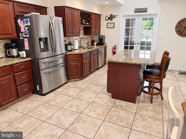 43 MARY ELLEN LN, Sicklerville, NJ 08081