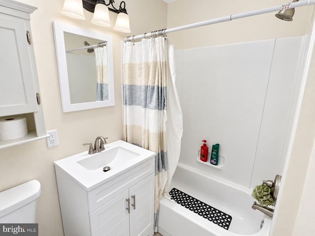 43 MARY ELLEN LN, Sicklerville, NJ 08081