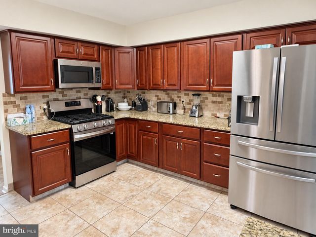 43 MARY ELLEN LN, Sicklerville, NJ 08081