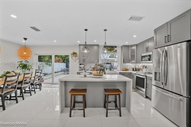10316 SW 50th St, Cooper City, FL 33328