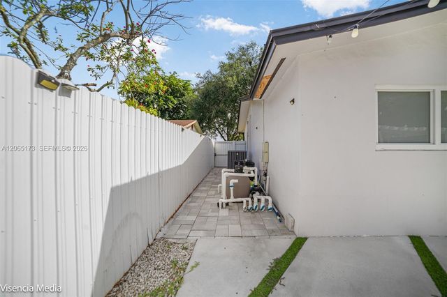 10316 SW 50th St, Cooper City, FL 33328