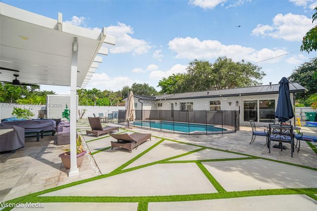 10316 SW 50th St, Cooper City, FL 33328