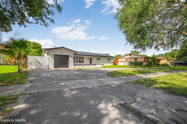 10316 SW 50th St, Cooper City, FL 33328