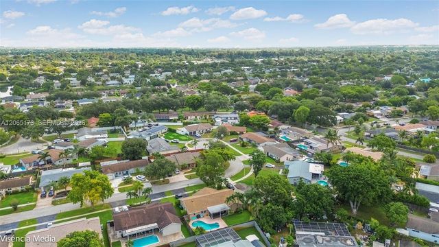 10316 SW 50th St, Cooper City, FL 33328