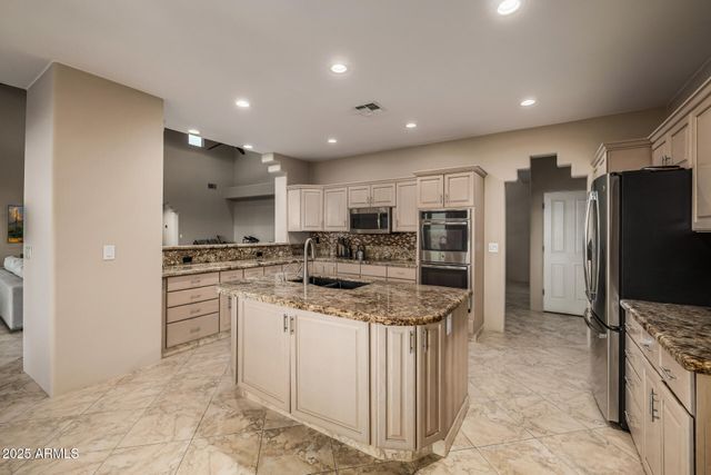 1815 W SENTINEL ROCK Road, Phoenix, AZ 85086