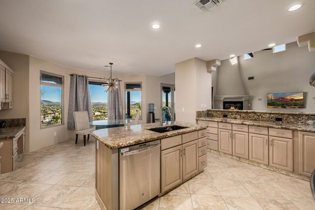 1815 W SENTINEL ROCK Road, Phoenix, AZ 85086