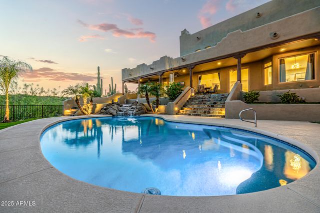 1815 W SENTINEL ROCK Road, Phoenix, AZ 85086