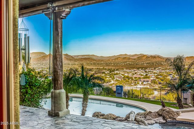 1815 W SENTINEL ROCK Road, Phoenix, AZ 85086