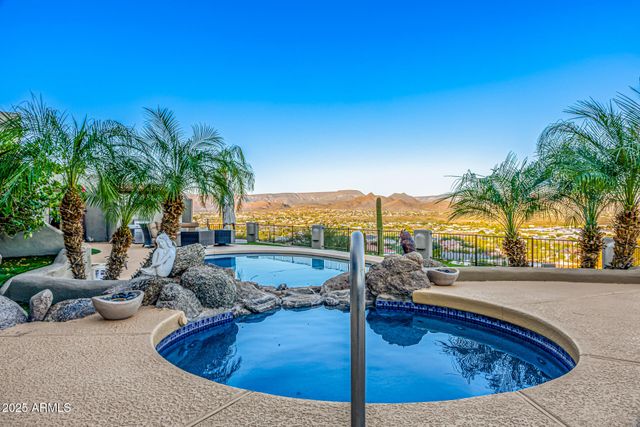 1815 W SENTINEL ROCK Road, Phoenix, AZ 85086