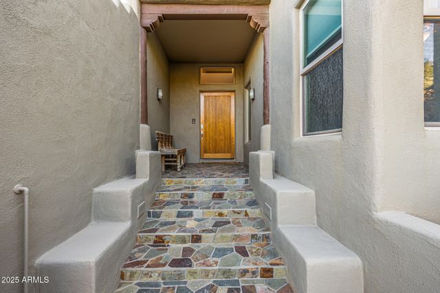 1815 W SENTINEL ROCK Road, Phoenix, AZ 85086