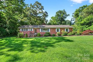 3135 Charlyne Drive, Hendersonville, NC 28792